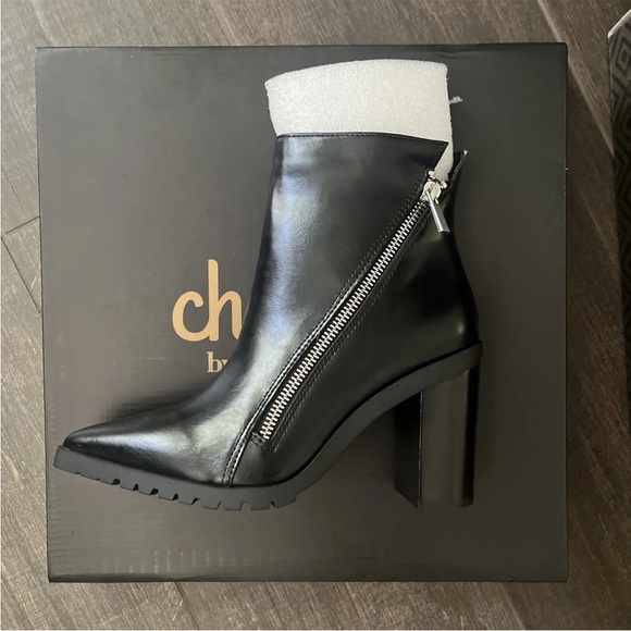 NIB Charles by Charles David Womens Dominate Pointed Toe Zip Ankle Black Boots - Picture 5 of 8